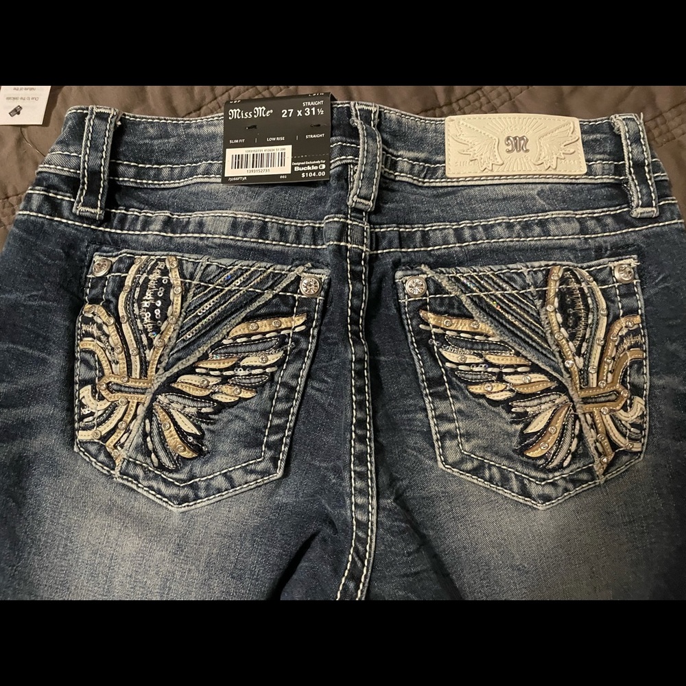 Next to NEW Miss Me Straight Jeans 27x31